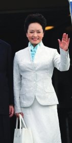 彭麗媛六天出訪行程盤點(diǎn):多為公益慈善活動