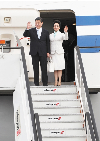 3��24�գ���(x��)��ƽ��ϯ�c���������µ��_(d��)̹ɣ�၆�_(d��)��˹�_��ķ�Ї�(gu��)�H�C(j��)��(ch��ng)��