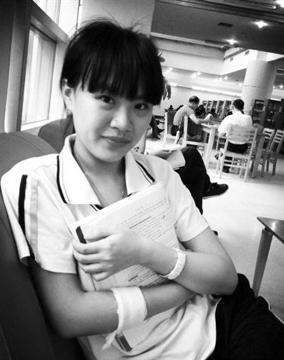 廈門公交乘客:男子燒成“火人” 在座位上未動