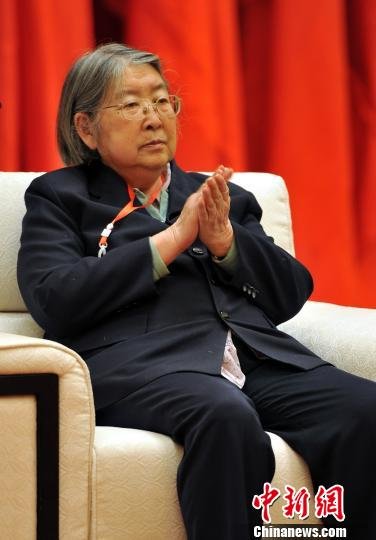 井岡山紀(jì)念毛澤東誕辰120周年座談會舉行李敏出席