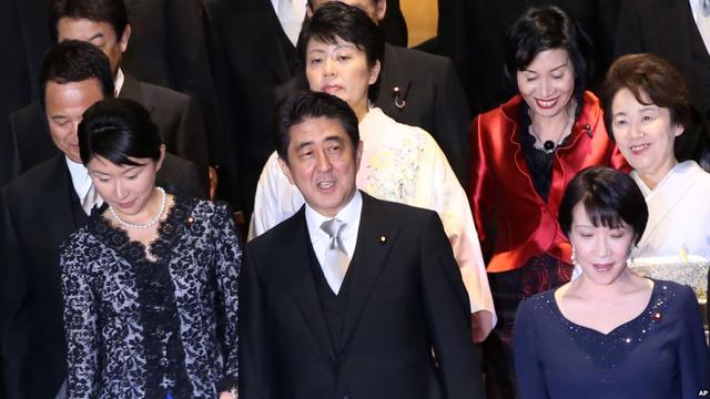 日本緊急民調(diào):安倍內(nèi)閣支持率跌慘了 僅為53%