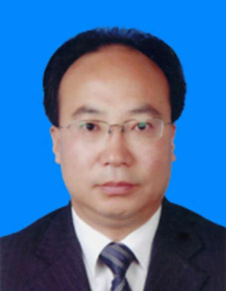 甘肅縣長猝死民眾自發(fā)送行 與網(wǎng)上嘲諷成對比