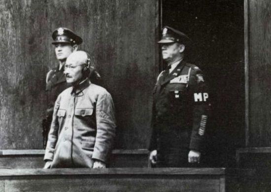 安倍向東條英機(jī)致悼文 政府稱系個(gè)人行為