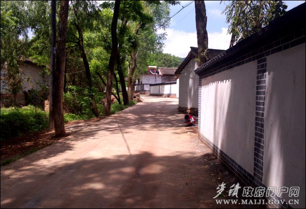 美麗鄉(xiāng)村建設(shè)道路硬化.jpg 美麗鄉(xiāng)村建設(shè)道路硬化.jpg