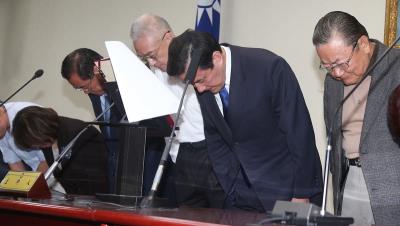 �RӢ��29�����ڇ�(gu��)���h�����h�����I(l��ng)����ϯ���h��(w��)�������_ӛ�ߕ�(hu��)������ȫ�w�h�T�c֧��������һ�Ϲ���Ǹ���������硱