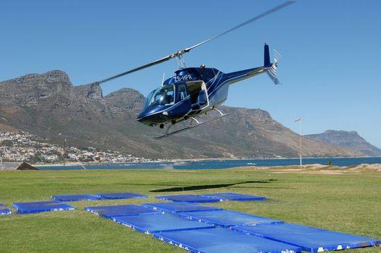 直升機(jī)作畫。