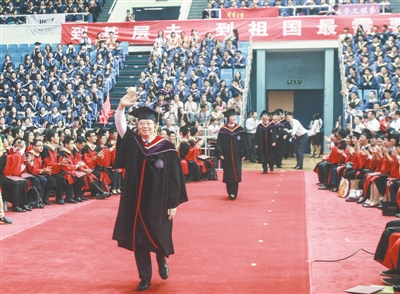 ���������A��W(xu��)�C���w���^��У�L�������κ��״΅��ӌW(xu��)�����I(y��)��Y�����v�� ������ �z