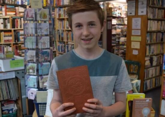 英國現(xiàn)疑似輪回事件 少年發(fā)現(xiàn)疑似百年前自己