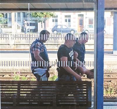 歐洲列車槍擊案:嫌犯廁所裝彈 被美國(guó)軍人制服