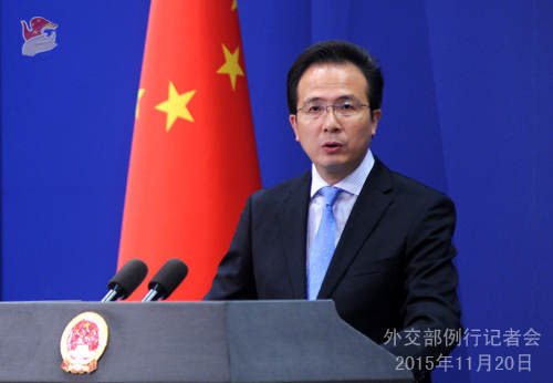 原文配圖:2015年11月20日外交部發(fā)言人洪磊主持例行記者會(huì)。