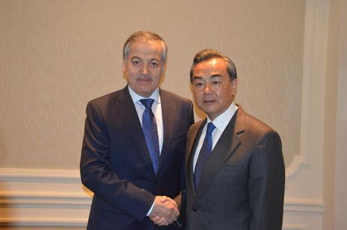 中國(guó)外長(zhǎng)再出手:又一鄰國(guó)表態(tài)支持中方南海立場(chǎng)