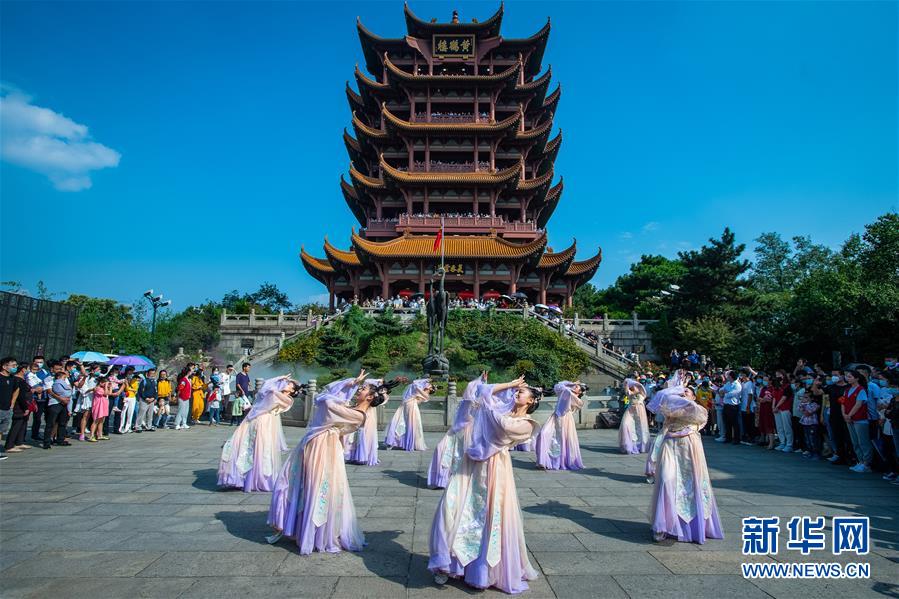 (新華全媒頭條·圖文互動(dòng))(1)大美中國(guó)看活力——來(lái)自國(guó)慶黃金周的一線觀察