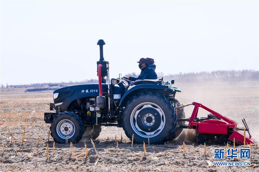 (在習(xí)近平新時代中國特色社會主義思想指引下——新時代新作為新篇章·習(xí)近平總書記關(guān)切事·圖文互動)(8)讓百姓吃得飽還要吃得好——夯實(shí)糧食安全基礎(chǔ)端牢中國飯碗