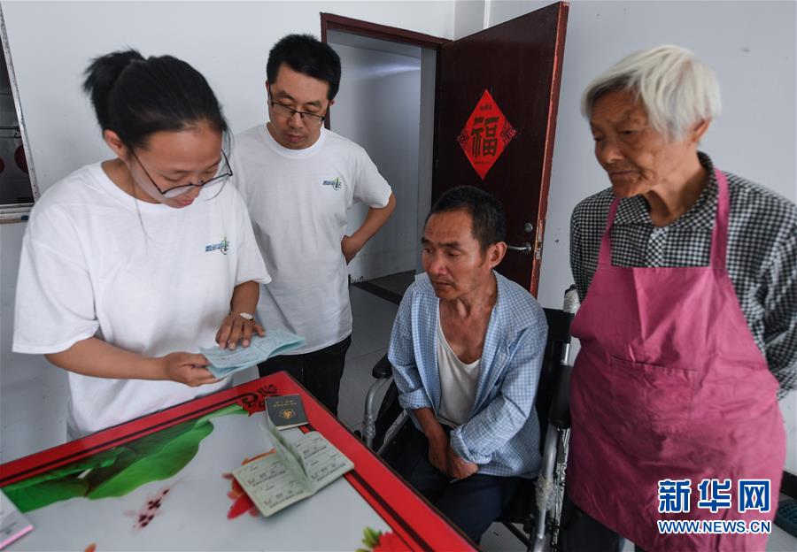 (新華全媒頭條·總書記推動(dòng)的改革身邊事·行政體制改革篇·圖文互動(dòng))(2)特寫:追問“一件事”