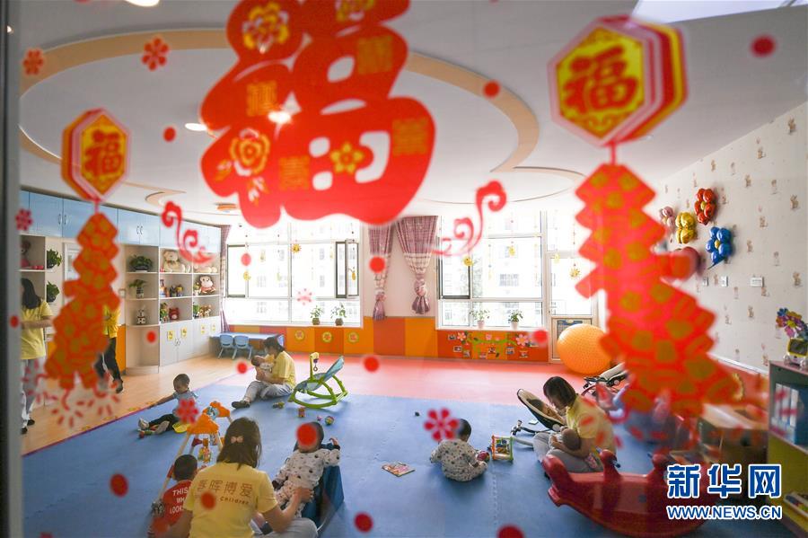 (習(xí)近平的小康故事·新華視界·圖文互動)(5)“讓每個(gè)人都有人生出彩的機(jī)會”——習(xí)近平和人民教育的故事