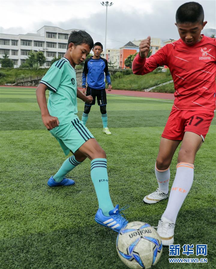 (習(xí)近平的小康故事·新華視界·圖文互動)(1)“讓每個(gè)人都有人生出彩的機(jī)會”——習(xí)近平和人民教育的故事